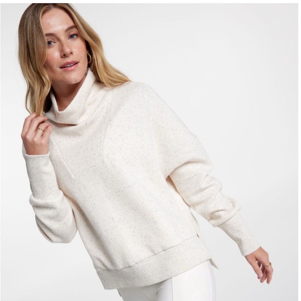 Elegant Calia by Carrie Underwood Cream Women's Sweater